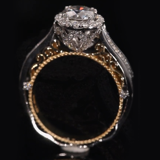 New Luxurious Flower Design Moissanite Engagement Ring