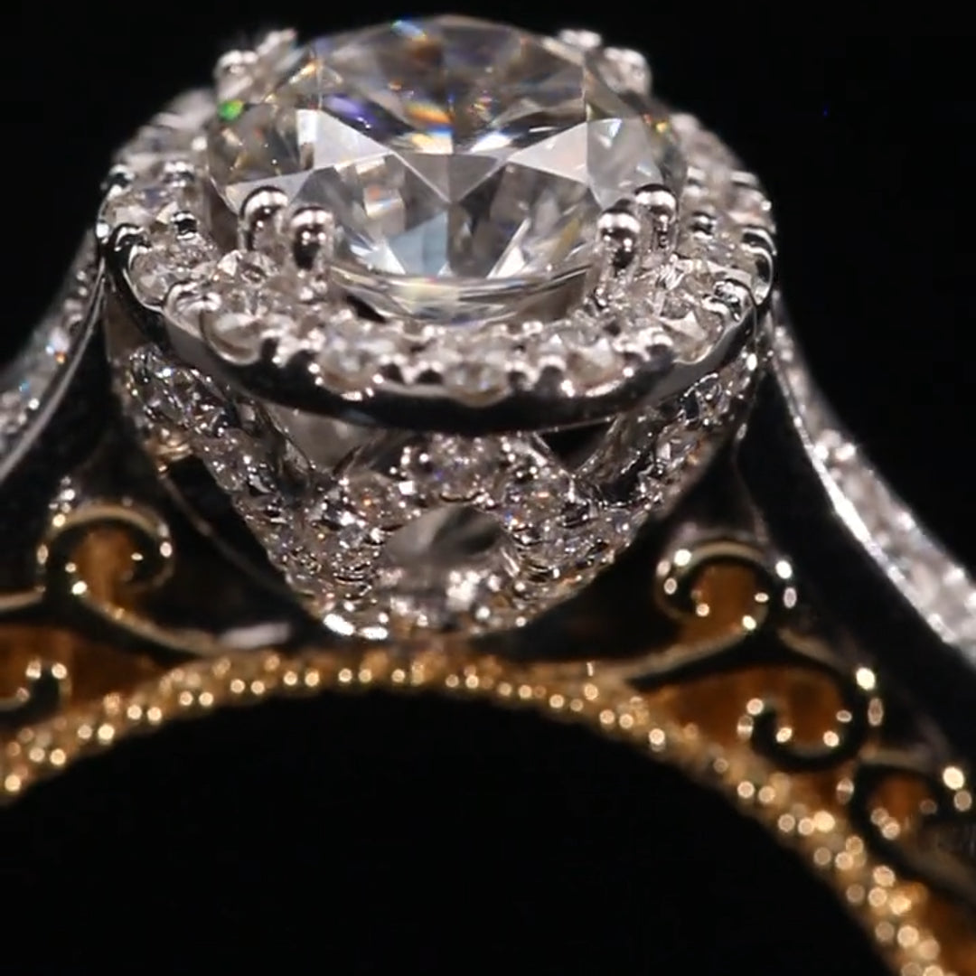 New Luxurious Flower Design Moissanite Engagement Ring