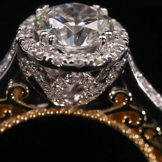 New Luxurious Flower Design Moissanite Engagement Ring