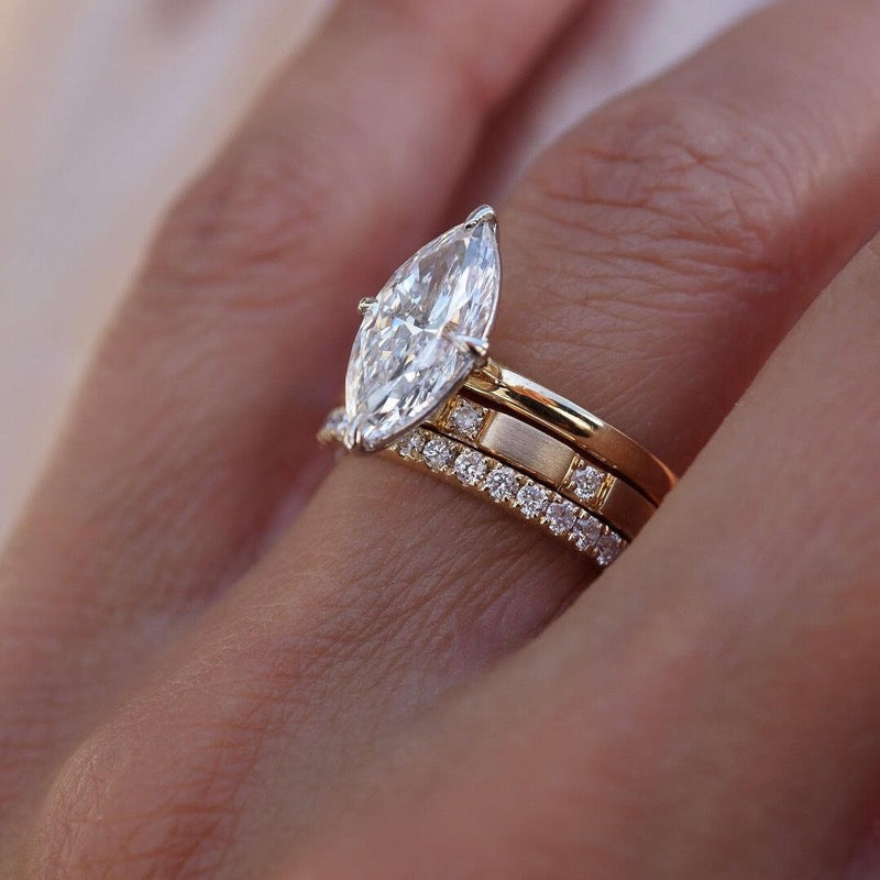 Oval Cut Moissanite Engagement Ring and Wedding Ring Set – Gemsbling - Main Image