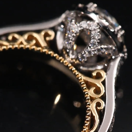 New Luxurious Flower Design Moissanite Engagement Ring