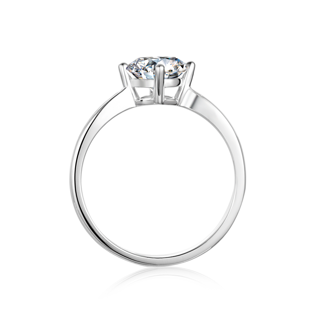 Classic 4 Prongs Design  Moissanite Engagement Ring