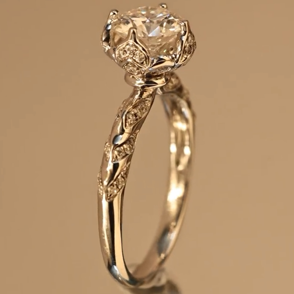 New Arrived Round Cut Moissanite Engagement Ring