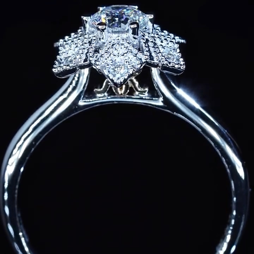 New Arrived Snowflake Design Round Cut Moissanite Engagement Ring