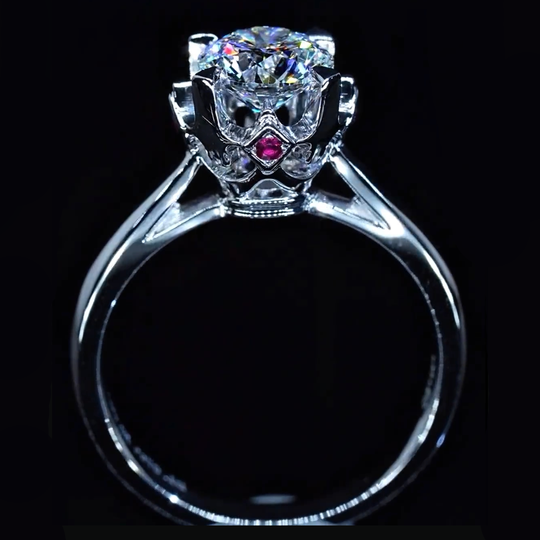 Four-Prong Crown Design Moissanite Engagement Ring