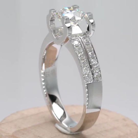 Classic Bull Head Design Moissanite Engagement Ring