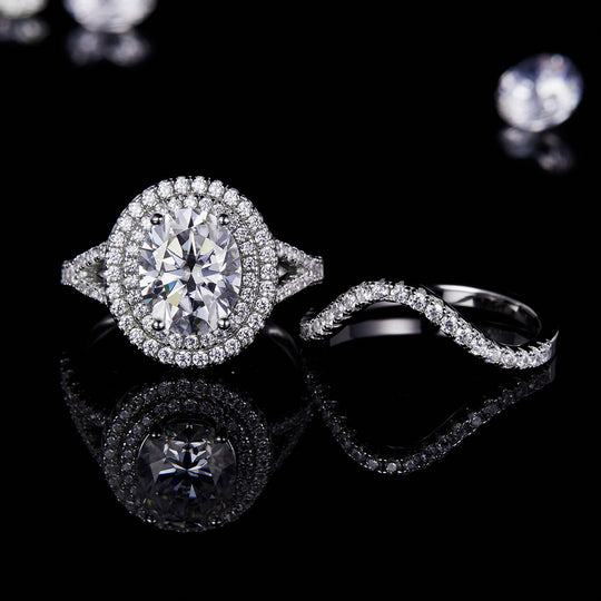 Oval Cut Moissanite Moissanite Engagement and Wedding Ring Set 9