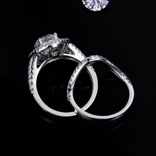 Oval Cut Moissanite Moissanite Engagement and Wedding Ring Set 9