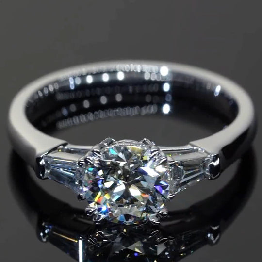 Simple Design Trapezoidal side stone Moissanite Engagement Ring