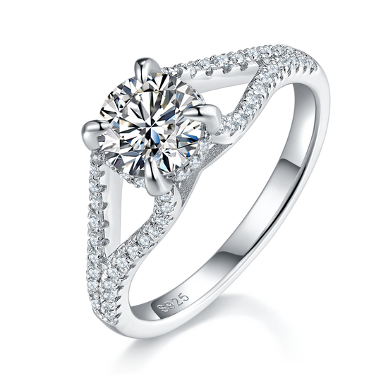 Round Cut Moissanite Moissanite Engagement and Wedding Ring Set 2