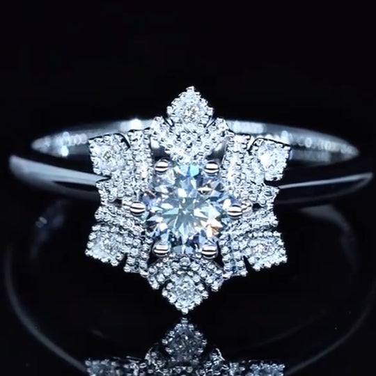 New Arrived Snowflake Design Round Cut Moissanite Engagement Ring