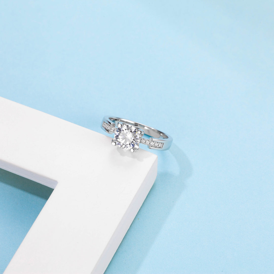 Classic Design Moissanite Engagement Ring