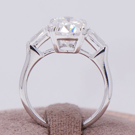 4CT Oval Cut  Moissanite Engagement Ring