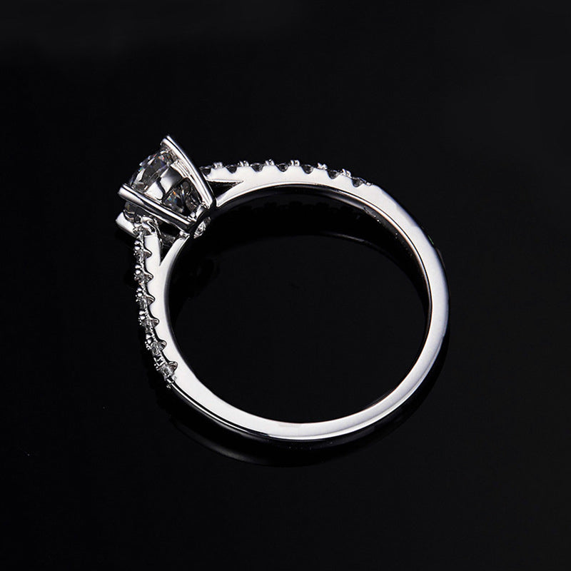 Simple Design Oval Cut Moissanite Ring