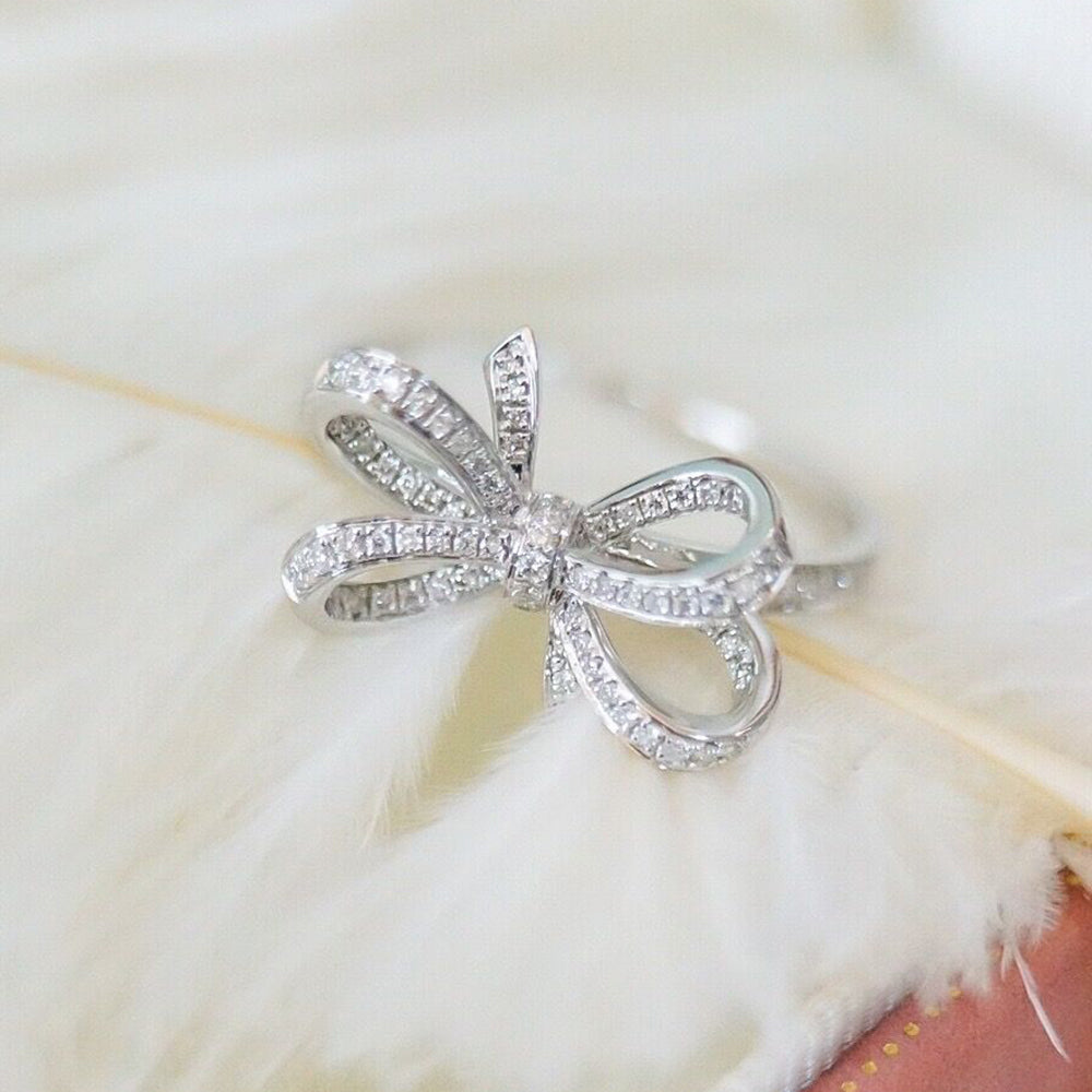 Elegant Bowknot Design Moissanite Ring