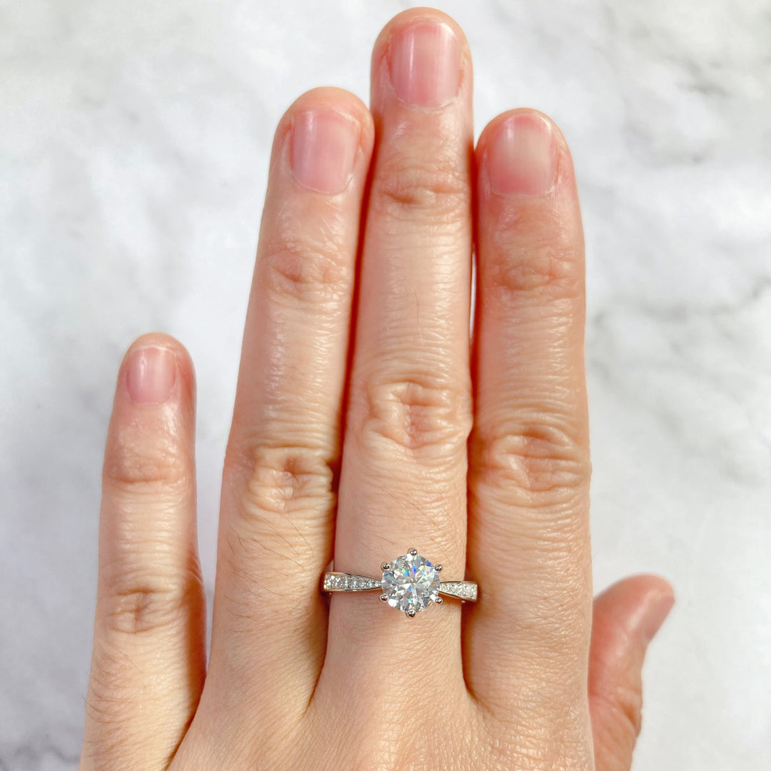 Classic 6 Prongs Moissanite Engagement Ring