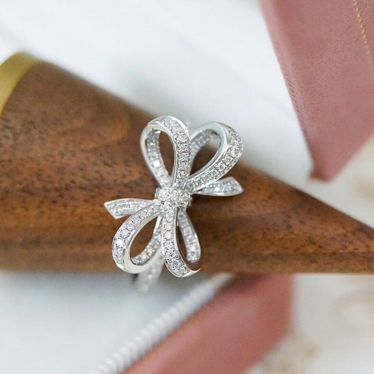 Elegant Bowknot Design Moissanite Ring