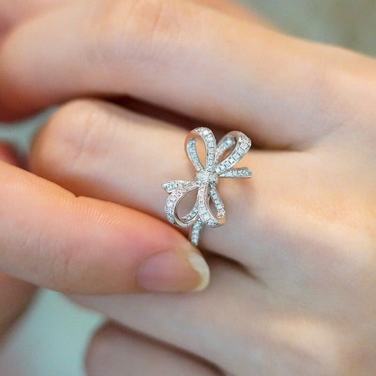 Elegant Bowknot Design Moissanite Ring