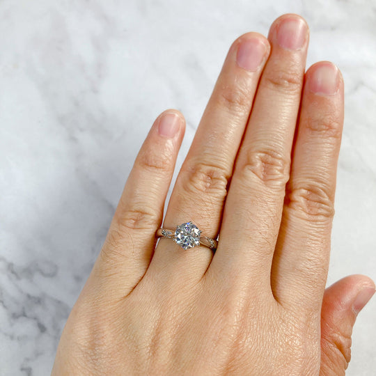 Simple Classic 6 Prongs Moissanite Ring